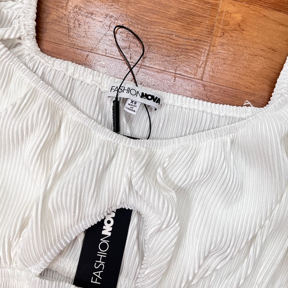 NWT Nicolette Plisse Romper - Picture 9 of 13